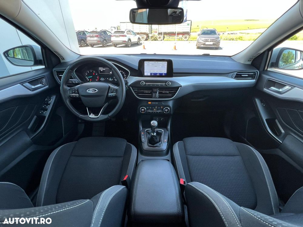 Ford Focus 1.0 EcoBoost Trend Edition - 16