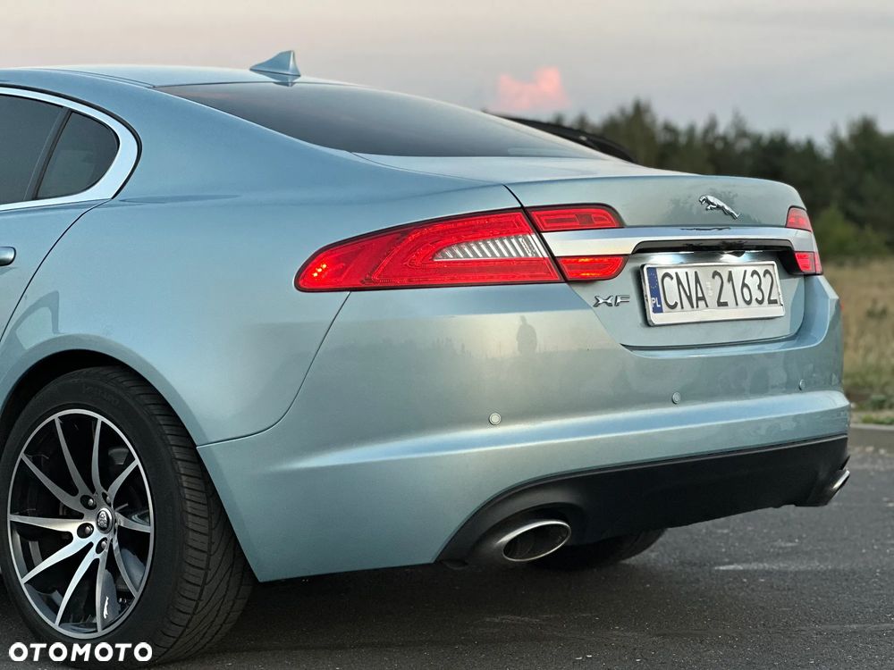 Jaguar XF 3.0 V6 D Luxury - 2
