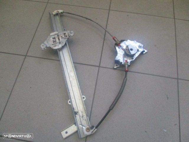 Elevador Sem Motor ELEVSM1268 NISSAN MICRA 2003 3P FE - 3