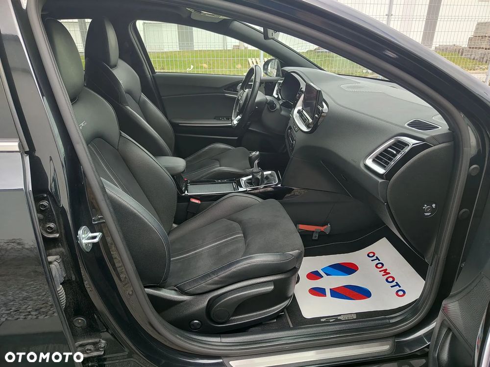 Kia ProCeed 1.5 T-GDI GT Line - 12