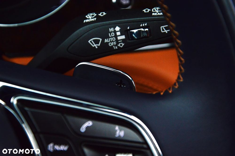 Bentley Bentayga V8 - 34