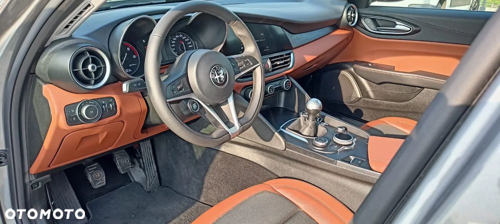 Alfa Romeo Giulia 2.2 D Turbo - 17