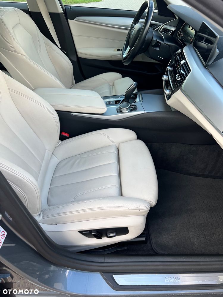 BMW Seria 5 520d Luxury Line - 13