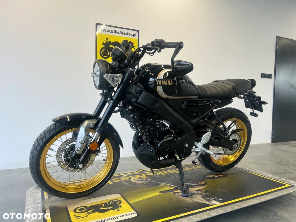Yamaha XSR - 4