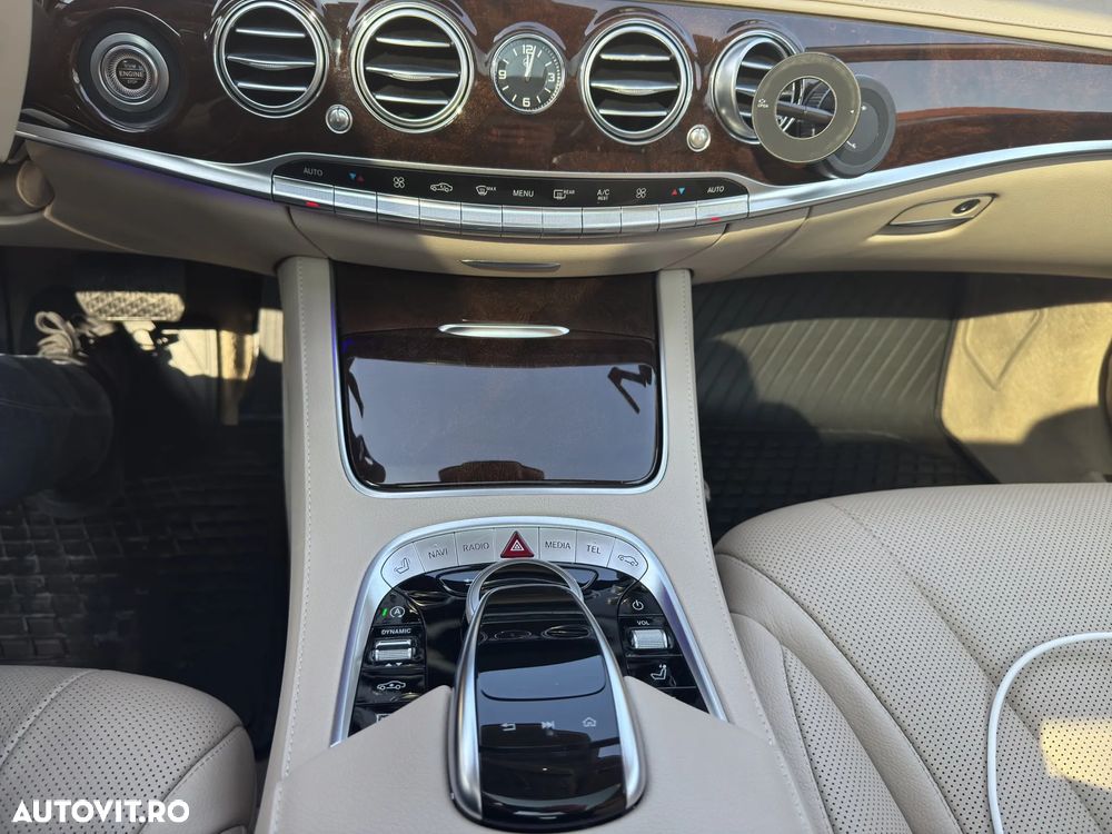 Mercedes-Benz S 560 4MATIC Long Aut. - 23