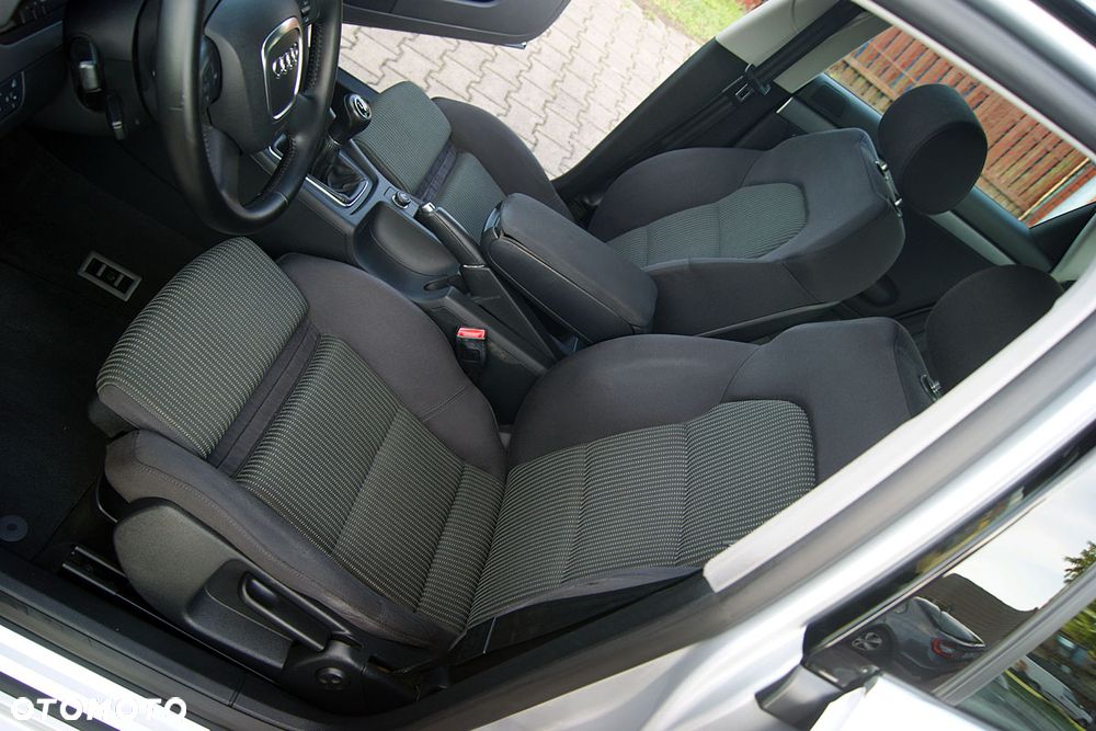Audi A4 Limousine - 34