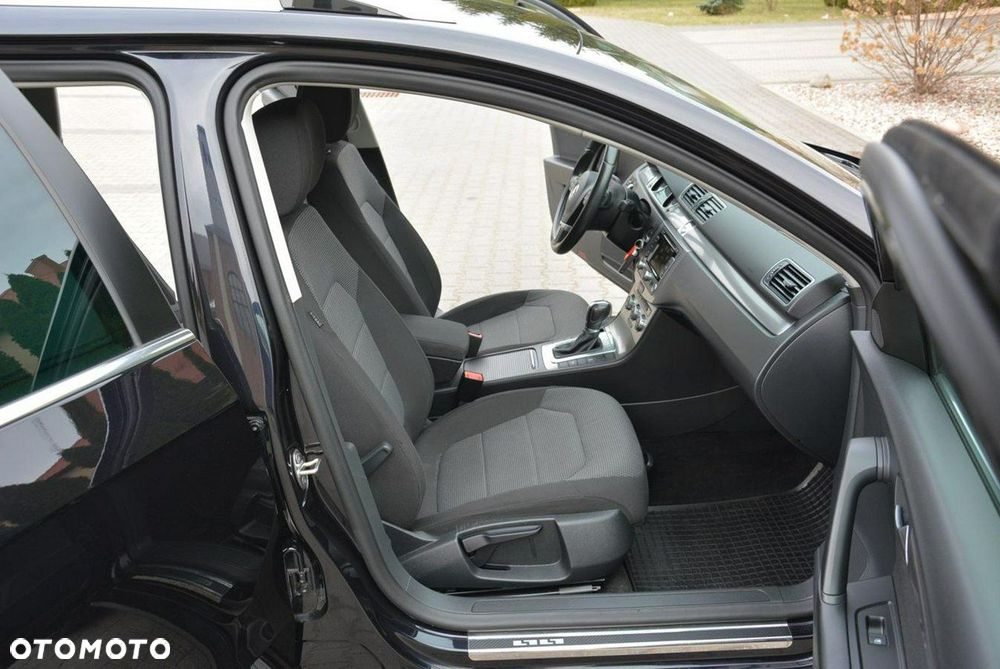 Volkswagen Passat - 16