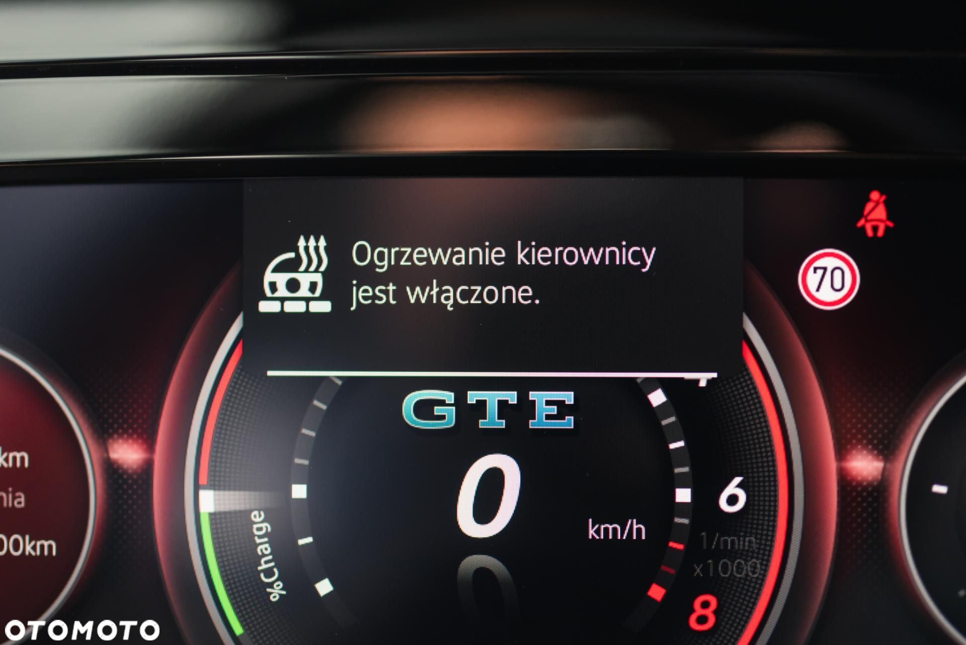 Volkswagen Golf - 28