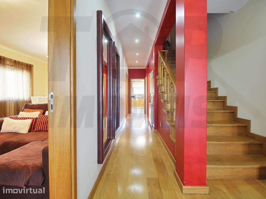 Moradia V3 + 2 - Santa Maria da Feira - 445.000€ - Grande imagem: 3/30