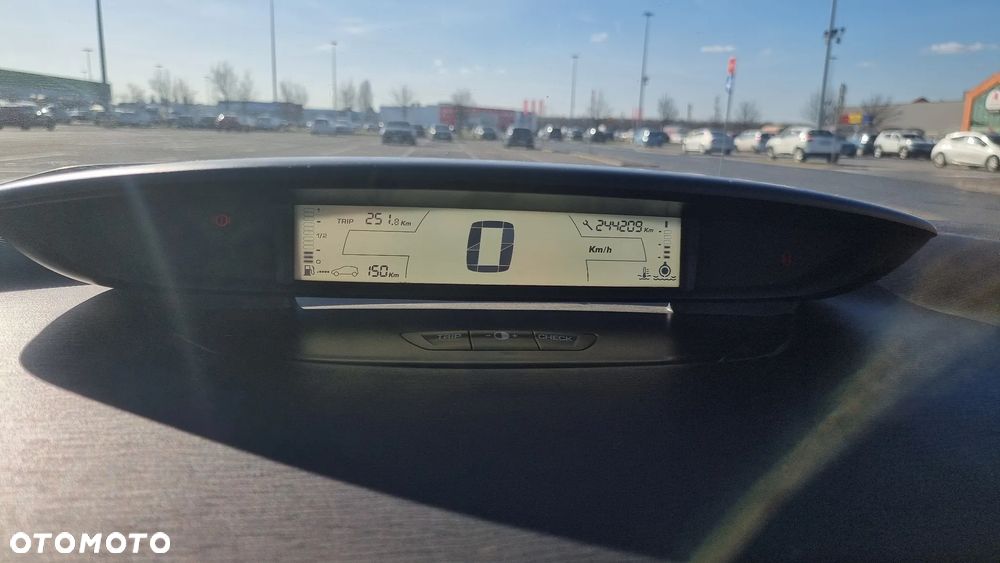 Citroën C4 1.6 HDi FAP VTR - 5