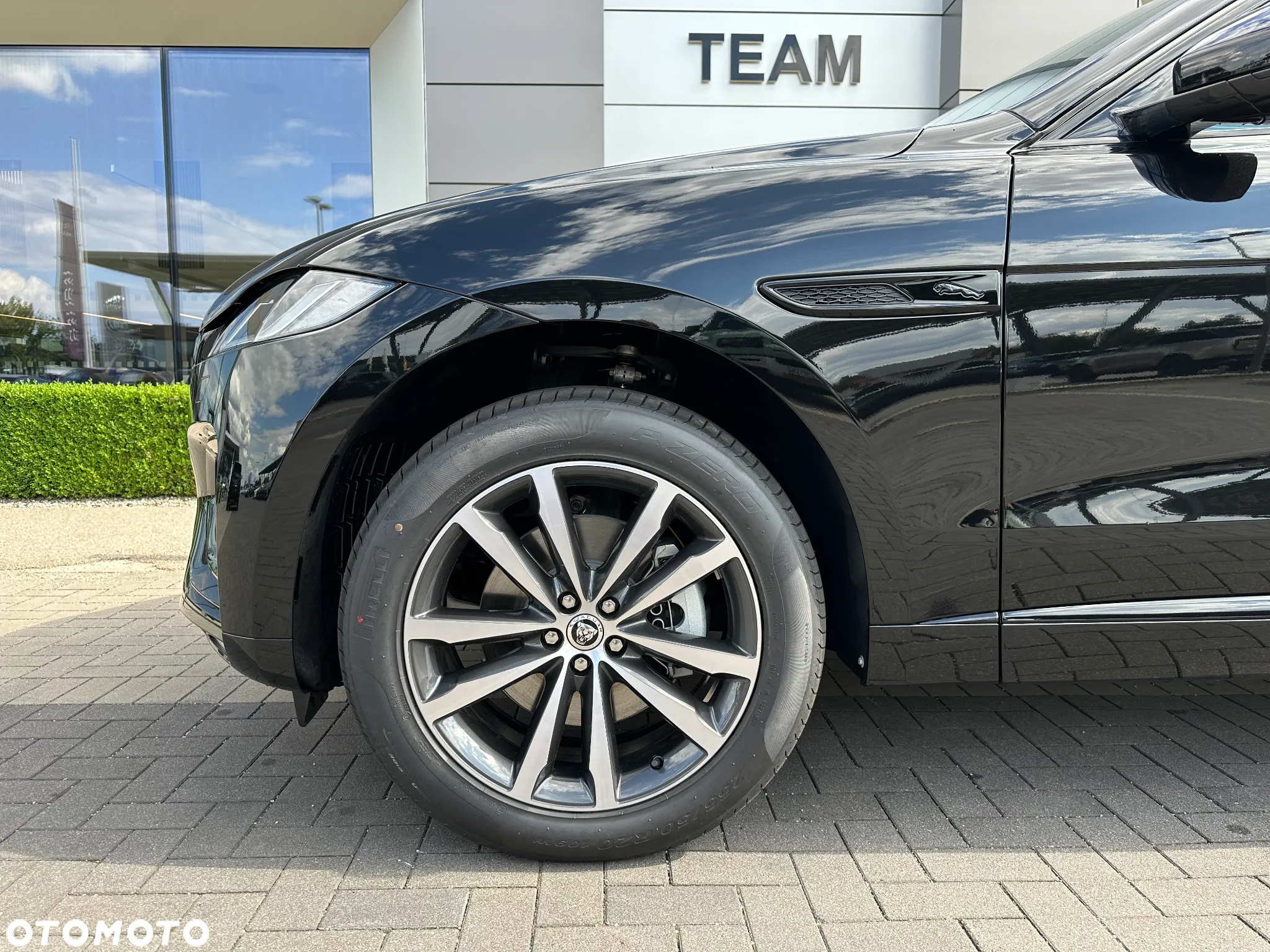 Jaguar F-Pace - 9