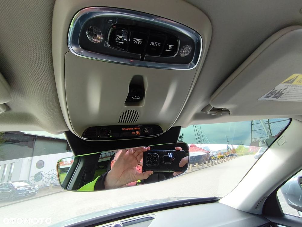 Volvo XC 90 T6 AWD Momentum 7os - 29