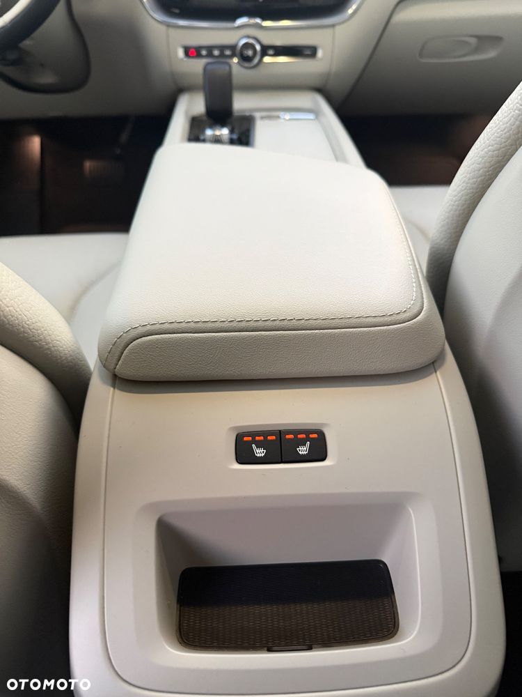 Volvo XC 60 B5 B AWD Ultra Dark - 9