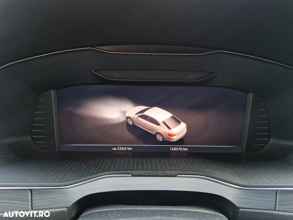 Skoda Superb 2.0 TDI DSG Ambition - 3