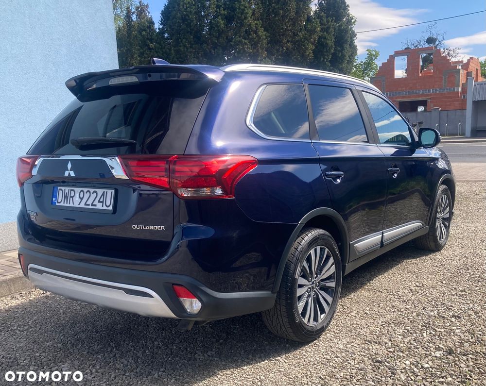 Mitsubishi Outlander - 9