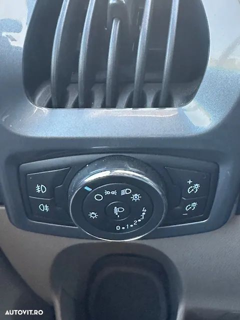 Ford Tourneo Custom 300 L2H1 VA Titanium - 11