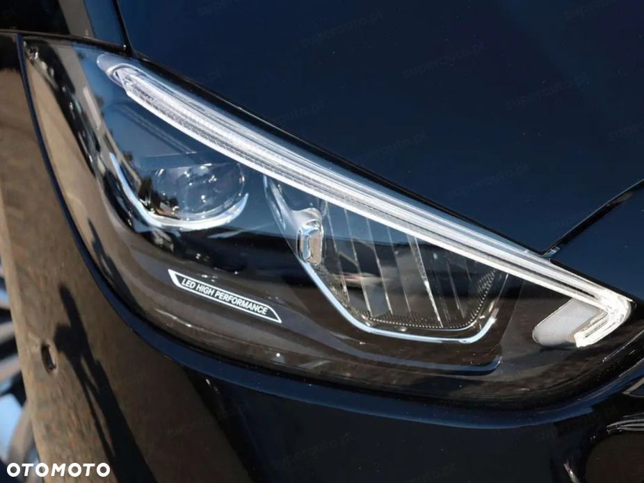 Mercedes-Benz C-Class 2026 photo 5