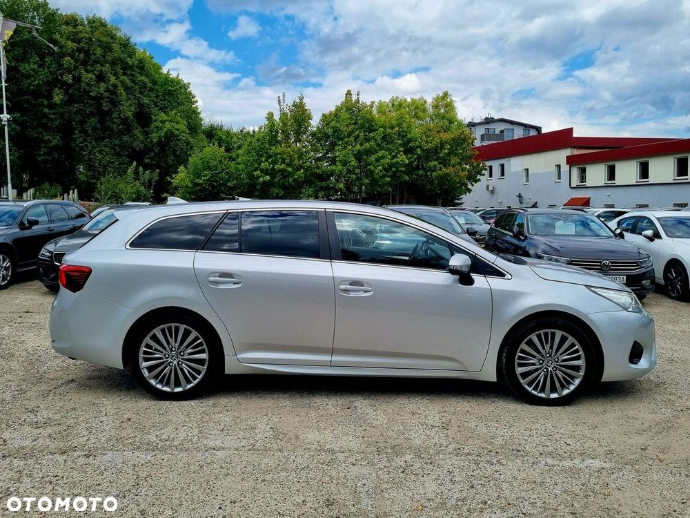 Toyota Avensis 2.0 D-4D Premium - 4