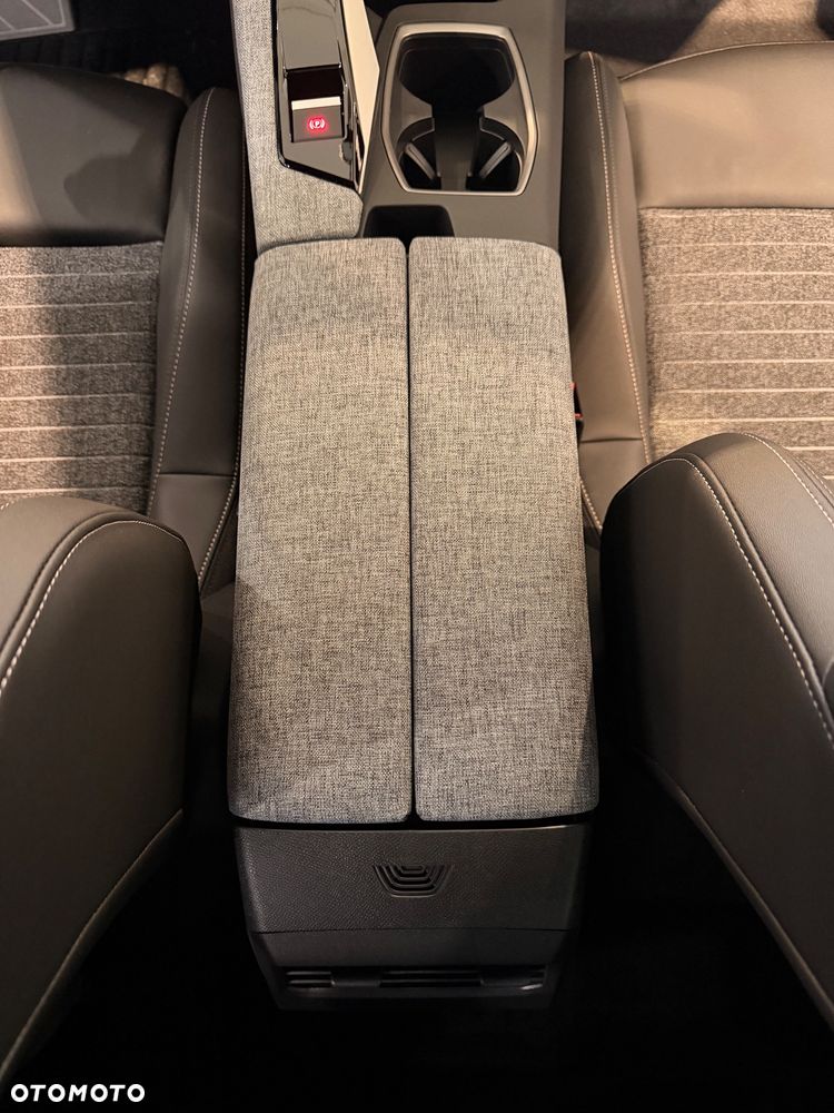 Peugeot 3008 1.2 PureTech mHEV Allure e-DCS6 - 22