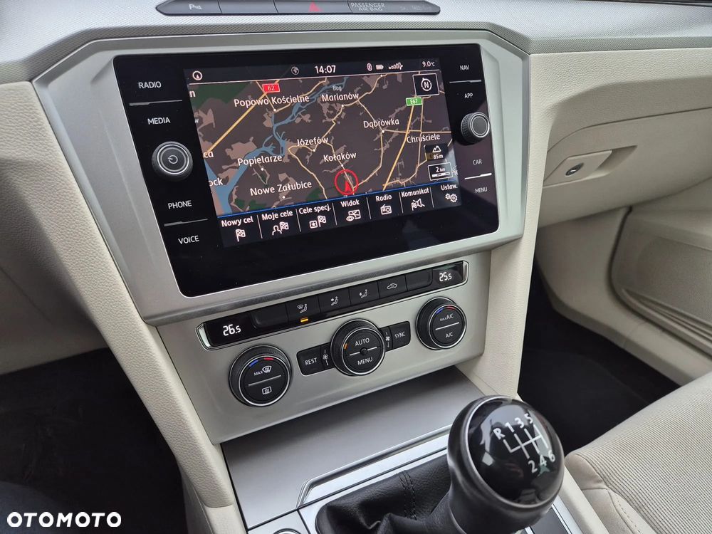 Volkswagen Passat Variant - 39