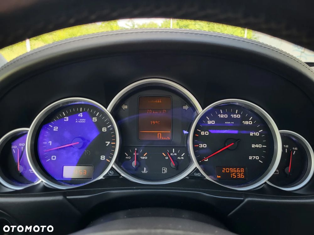 Porsche Cayenne - 9