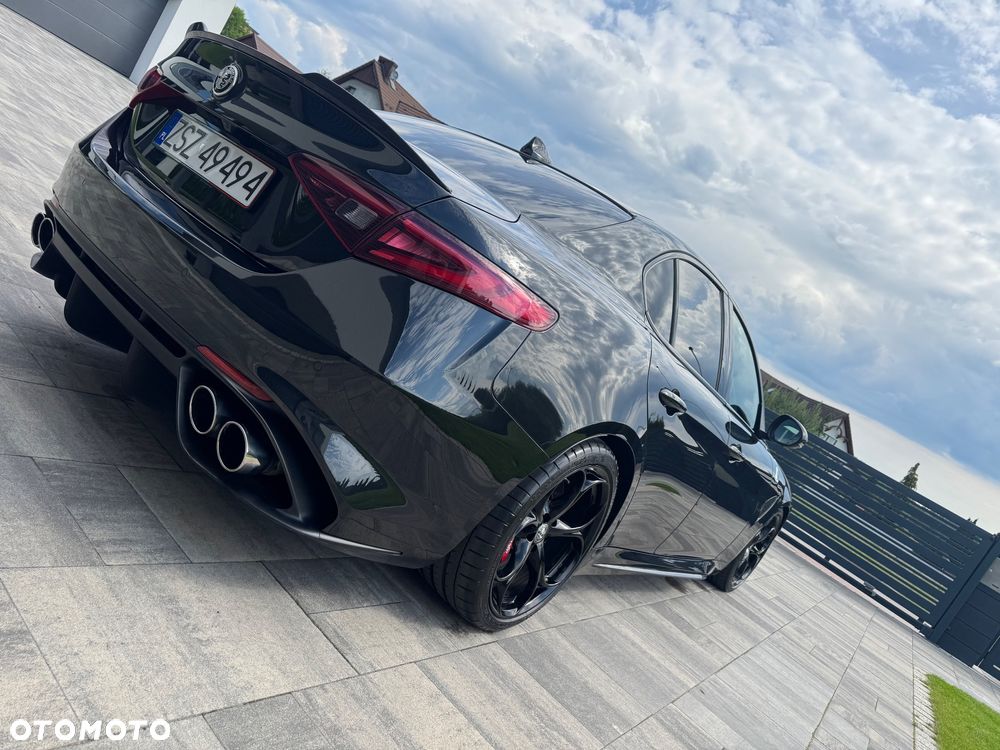 Alfa Romeo Giulia 2.9 Bi Turbo V6 Quadrifoglio - 10