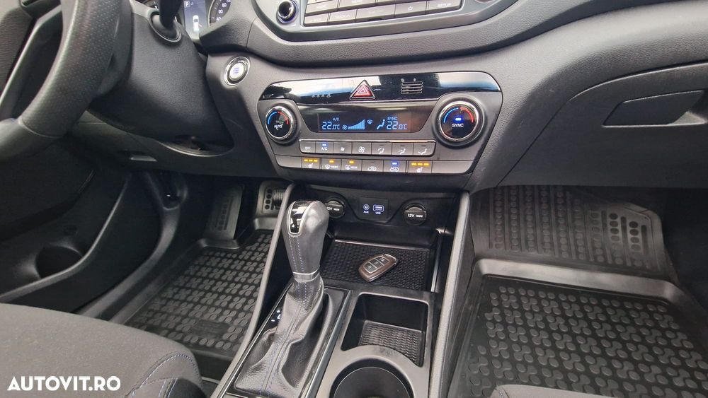 Hyundai Tucson blue 1.7 CRDi 2WD DCT Premium - 32