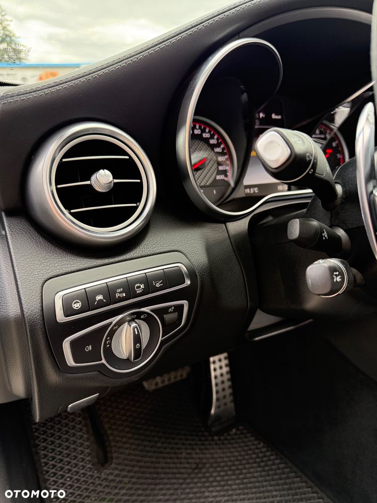 Mercedes-Benz Klasa C AMG 63 S AMG Speedshift 7G-MCT - 30