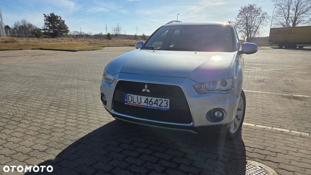 Mitsubishi OUTLANDER - 2