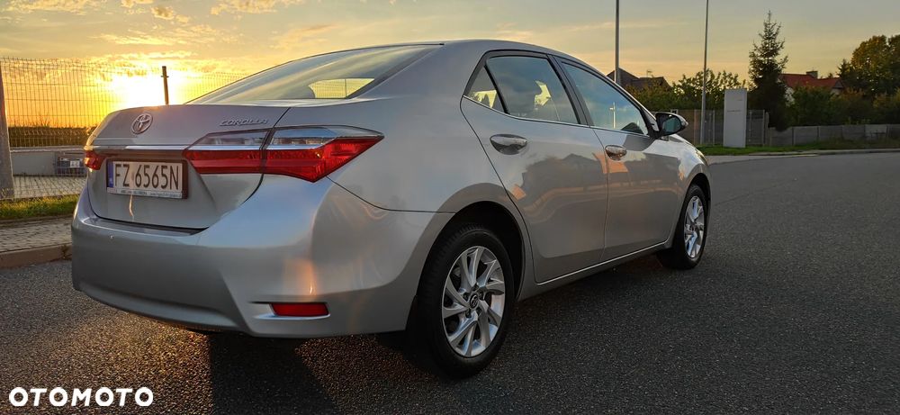 Toyota Corolla 1.6 Comfort - 2