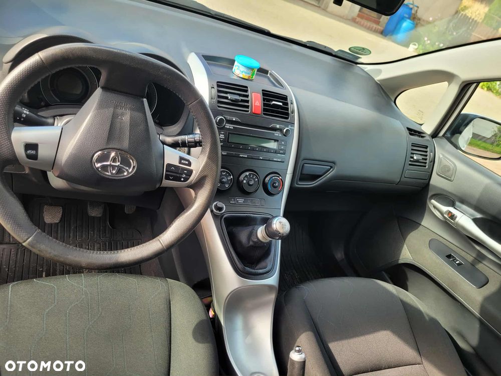 Toyota Auris 1.4 D-4D Active - 11