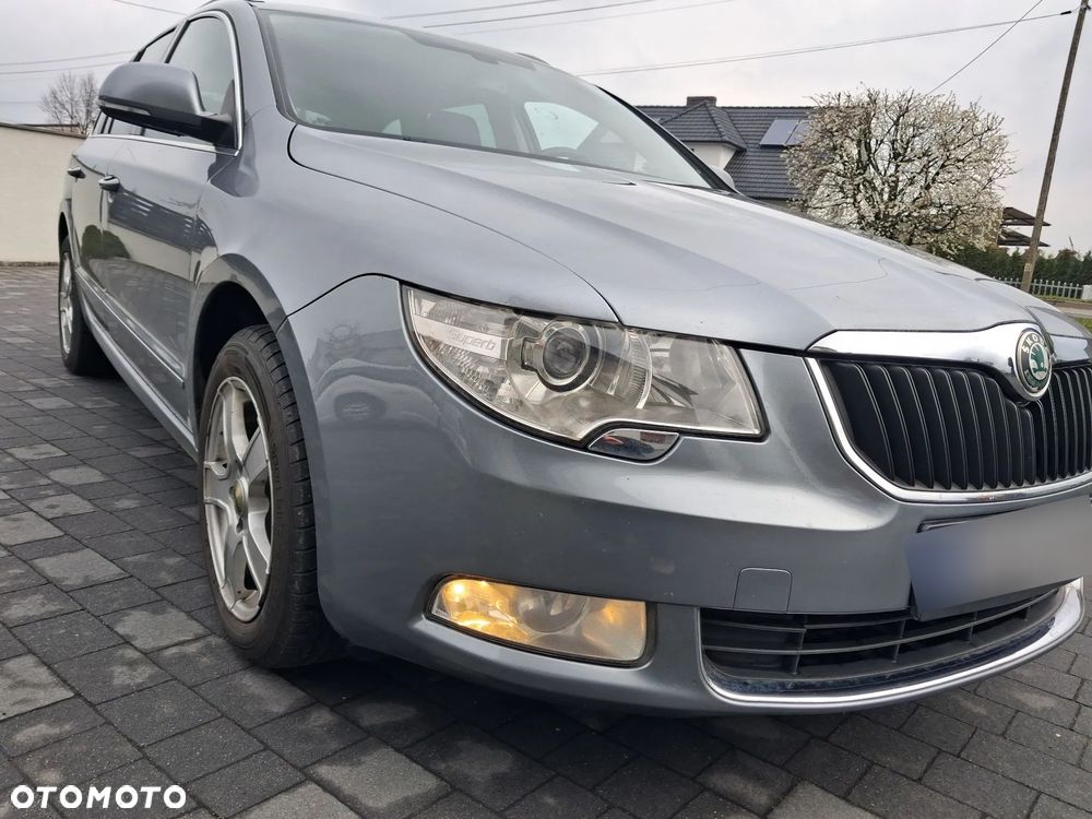 Skoda Superb 2.0 TDI DSG Exclusive - 23