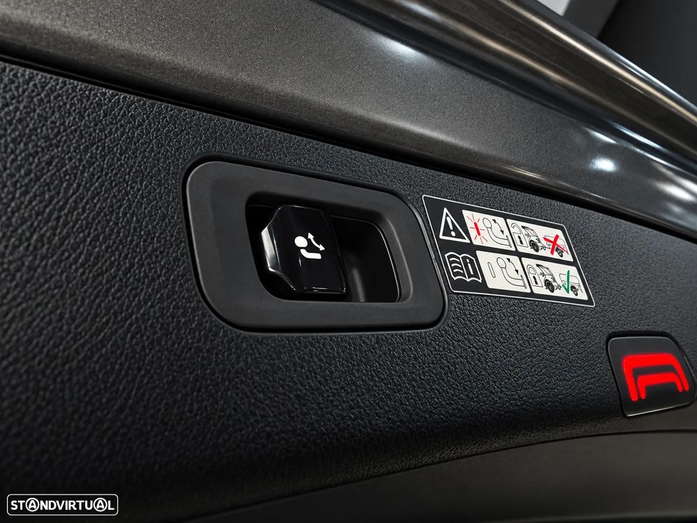 Mercedes-Benz C 300 e AMG Line - 55