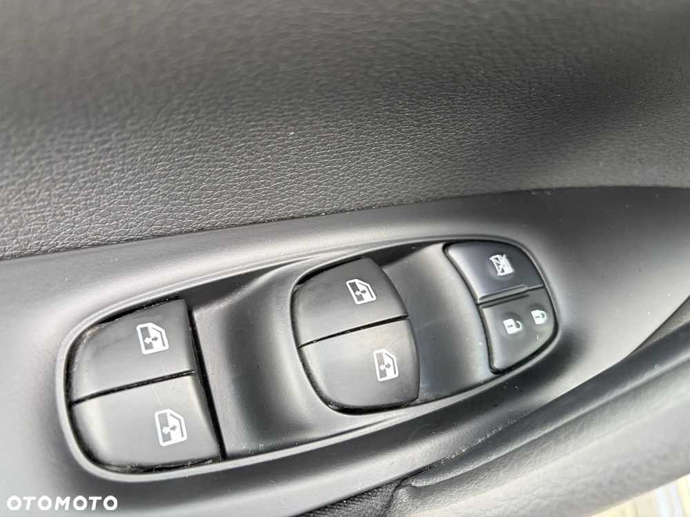 Nissan Qashqai 1.6 DIG-T N-Connecta - 9