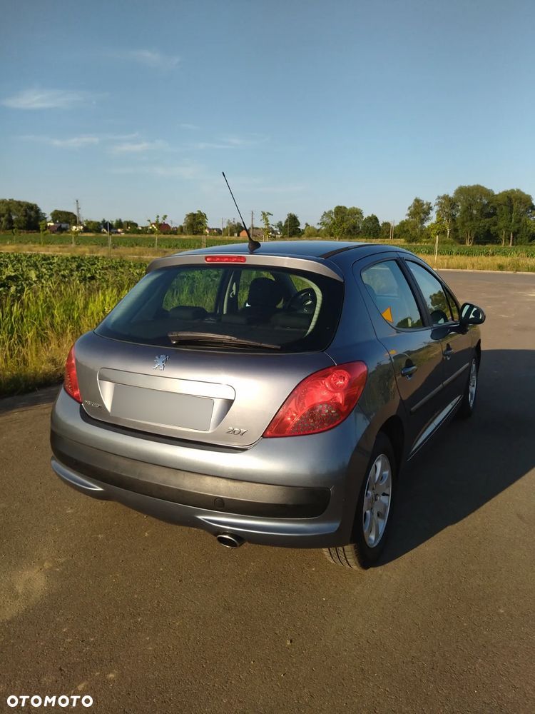 Peugeot 207 1.4 16V Presence - 1
