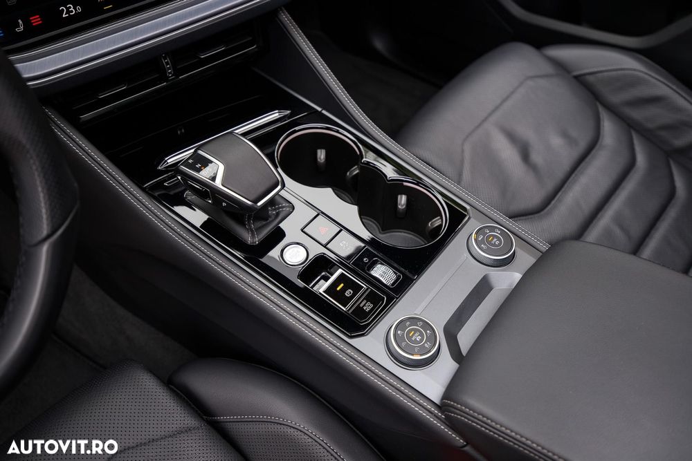 Volkswagen Touareg V6 TDI 4MOTION R-Line - 32