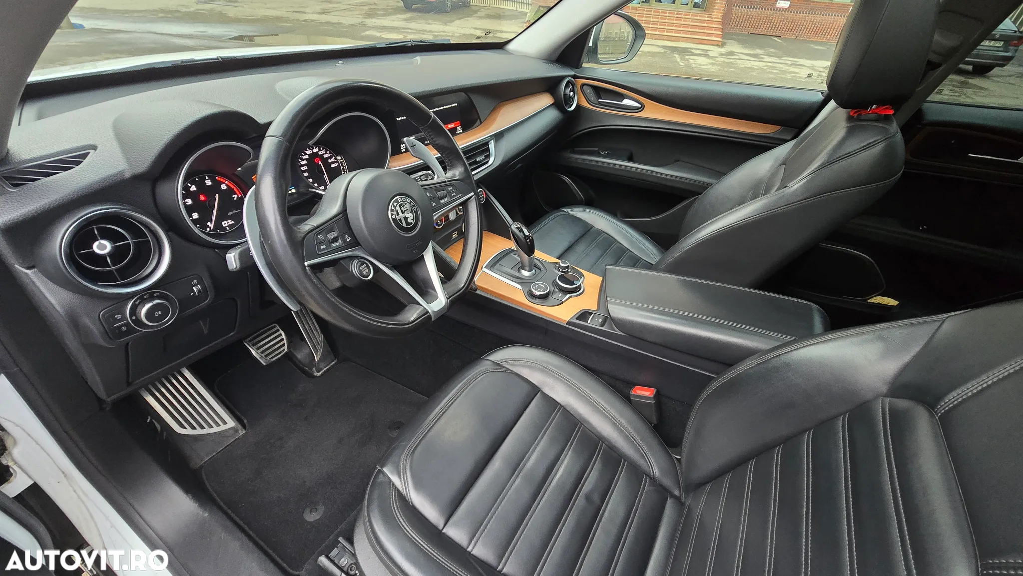 Alfa Romeo Stelvio 2.0 Turbo AWD AT8 First Edition - 13