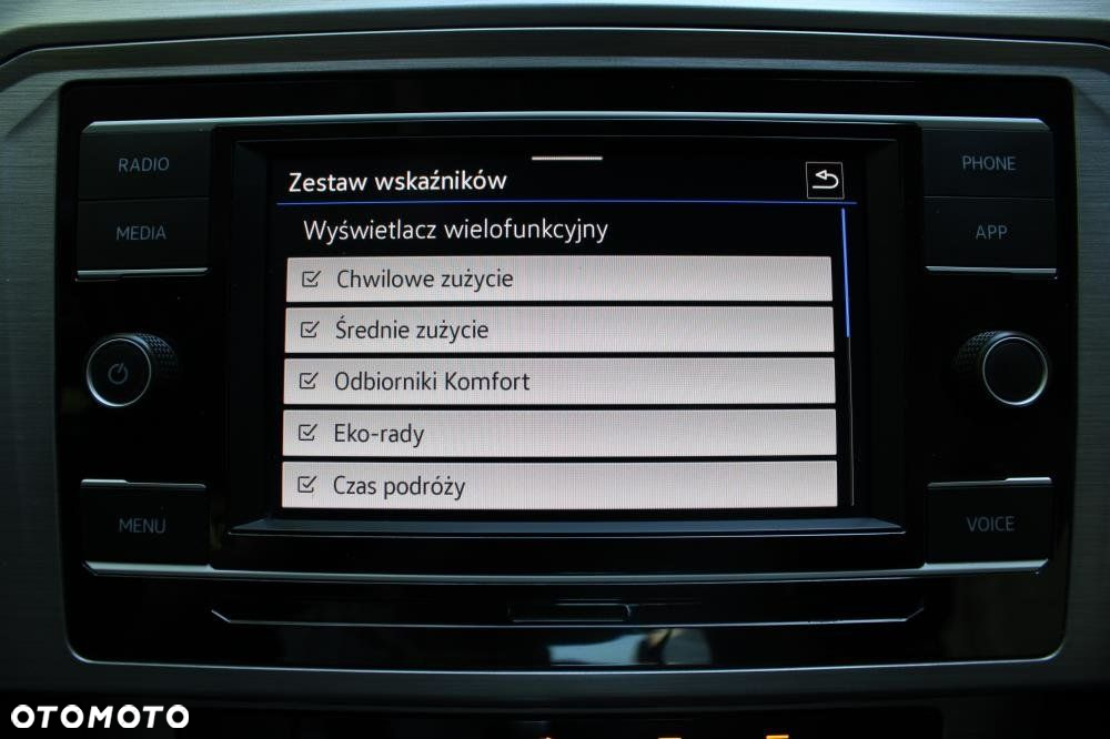 Volkswagen Passat - 22