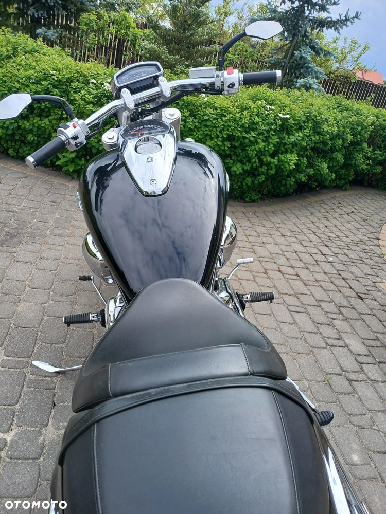 Suzuki Intruder - 6