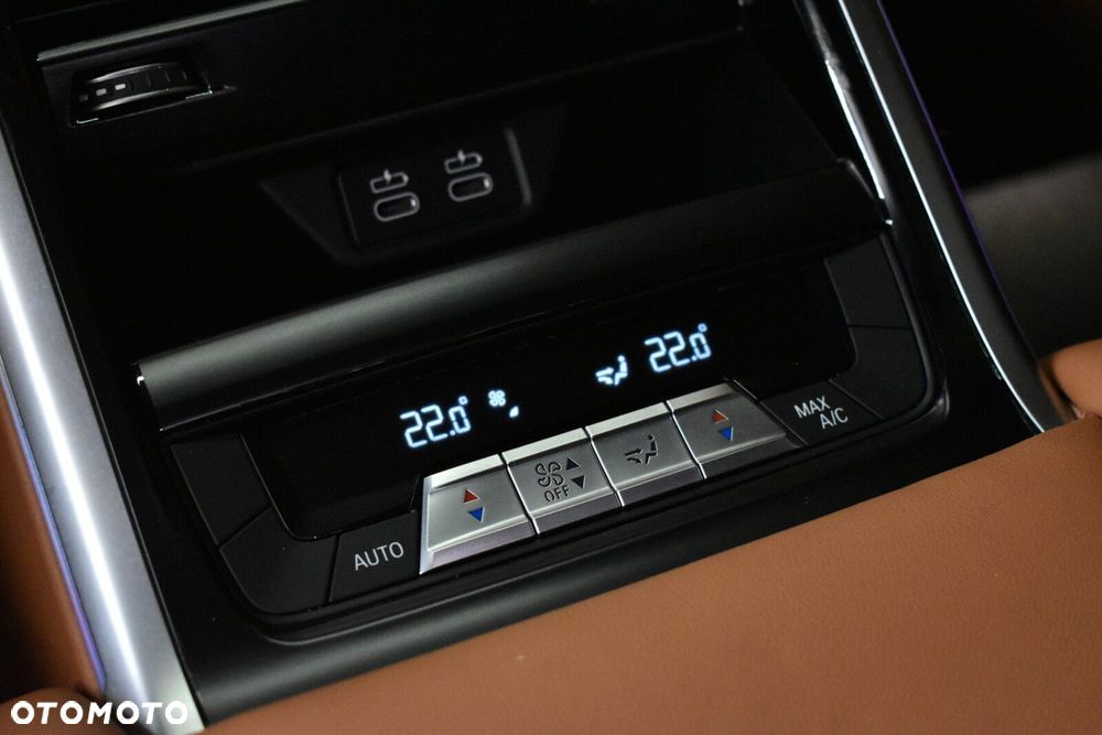 BMW Seria 8 - 23