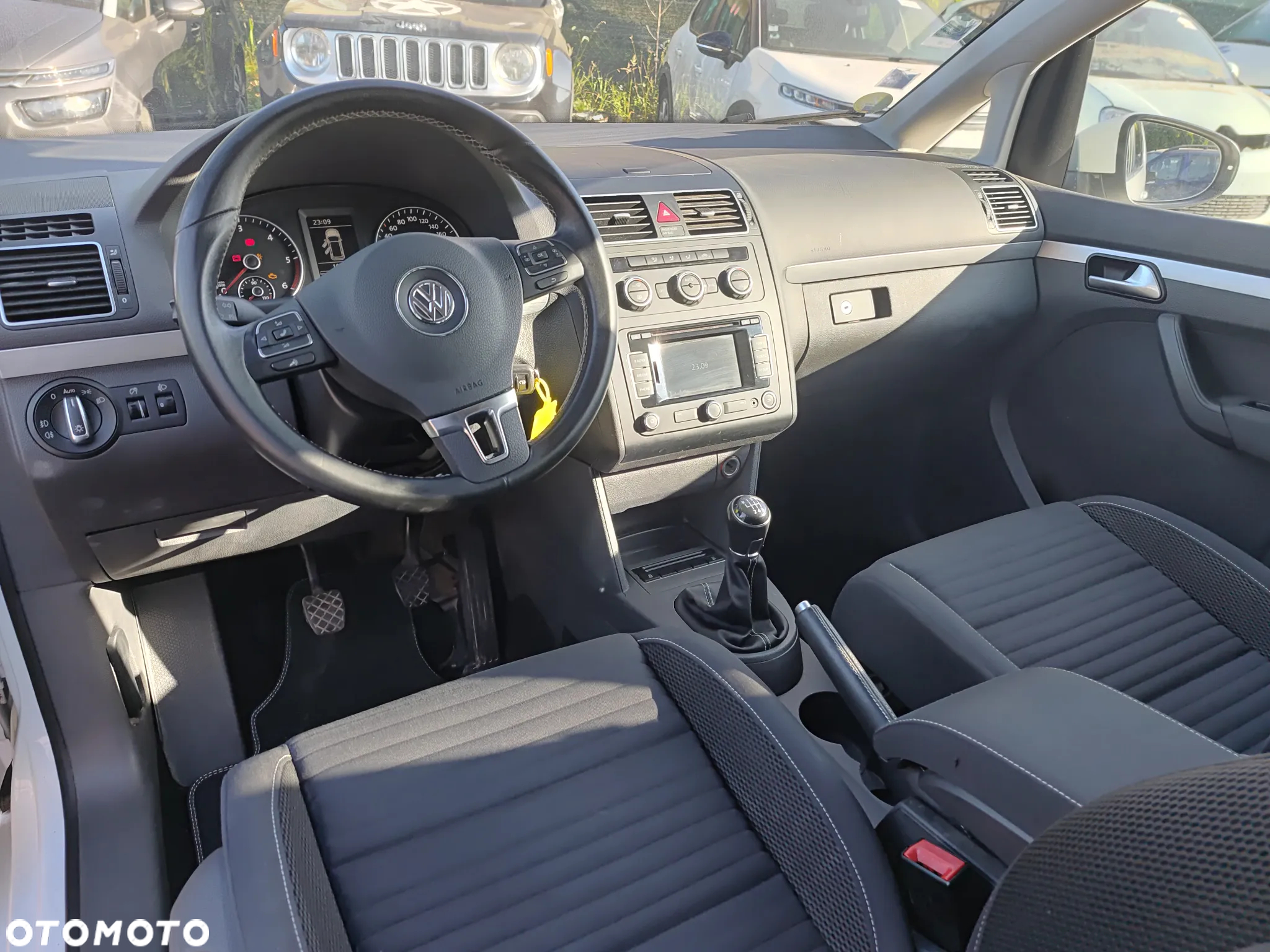Volkswagen Touran 1.6 TDI DPF Comfortline - 32