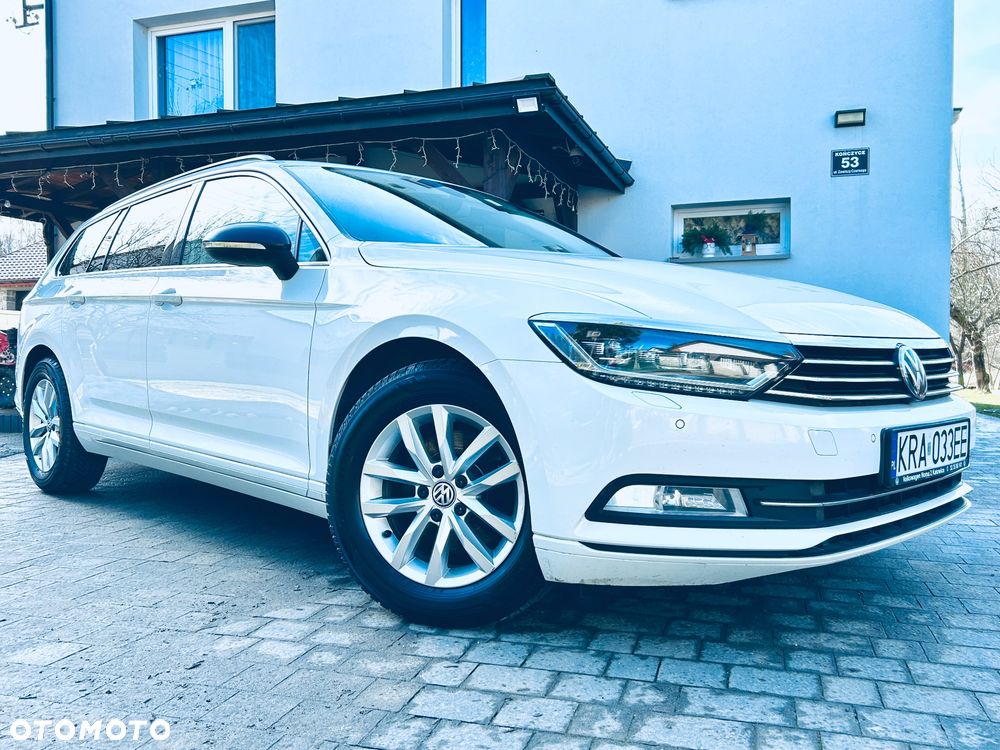 Volkswagen Passat - 1