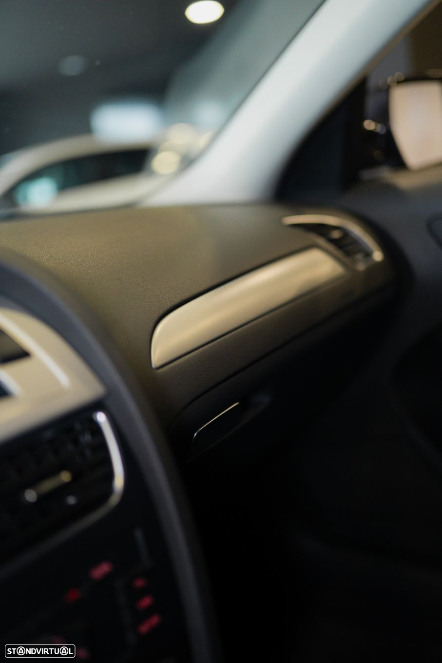 Audi A4 2.0 TDI exclusive - 30