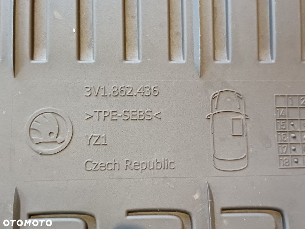 NR 112 Gumowe dywaniki do SKODA SUPERB III kombi 3V1862435 - 6