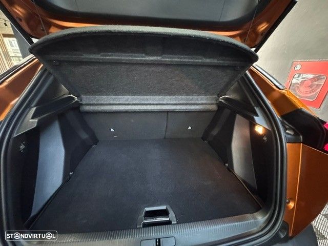 Peugeot 2008 1.5 BlueHDi GT EAT8 - 29