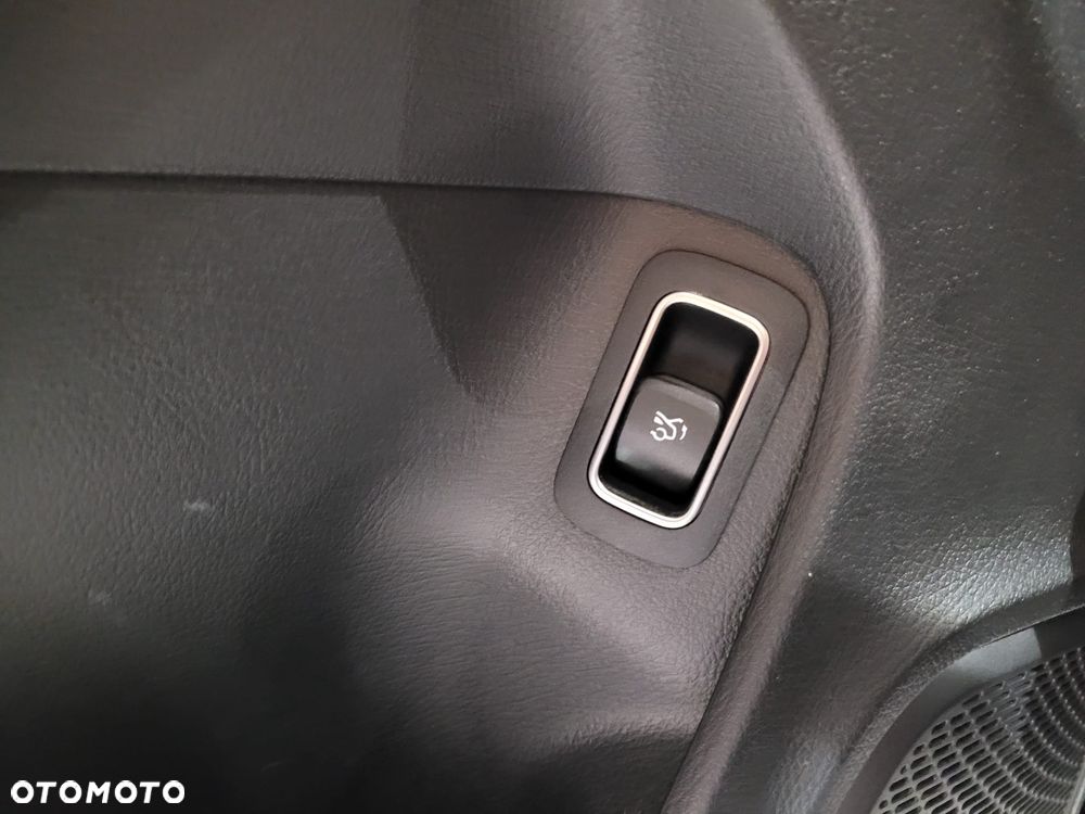 Mercedes-Benz CLA 200 7G-DCT - 19