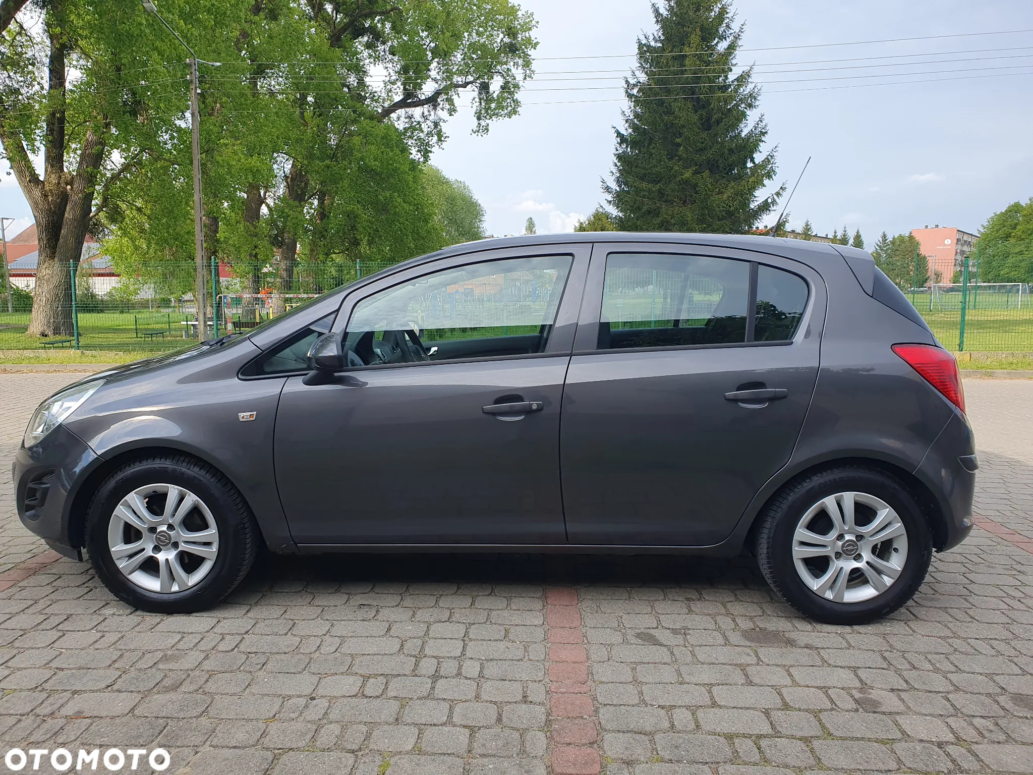Opel Corsa 1.2 16V Cosmo - 9