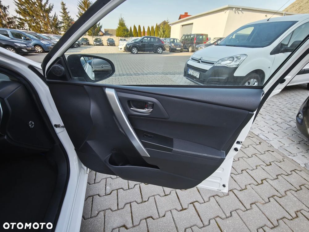 Toyota Auris 1.8 HSD Luna - 18