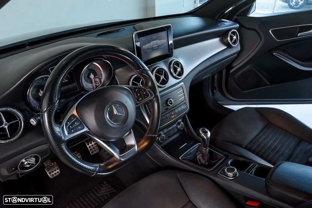 Mercedes-Benz CLA 200 d Shooting Brake AMG Line - 14