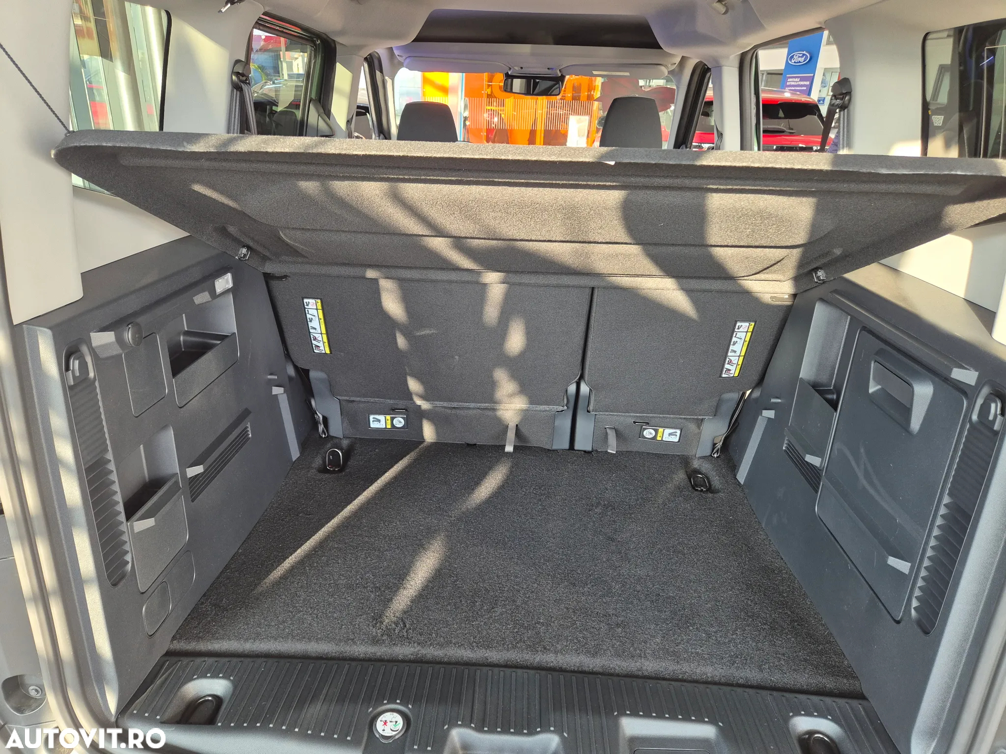 Ford Tourneo Courier 1.0 EcoBoost Titanium - 10